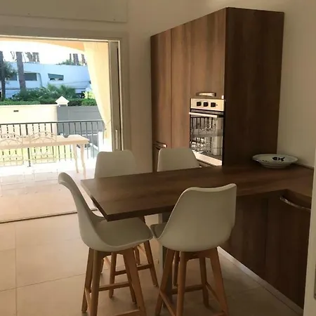 Dei Marmi Villa *